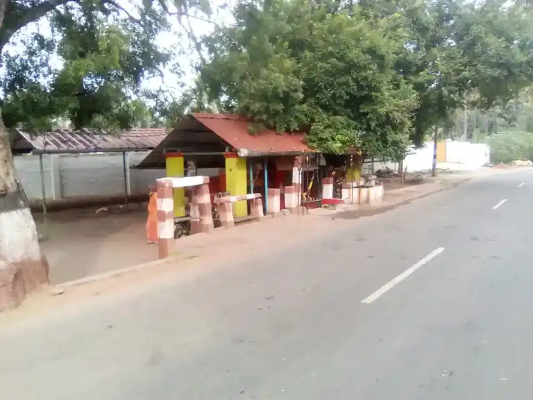 Arulmigu Karpurayar Temple, Kilsitharaisavadi - 642123 அருள்மிகு கருப்பராயர் திருக்கோயில், கிளா்சித்தரைசவாடி - 642123, Coimbatore - Ancient Temple Architecture and History Image 3