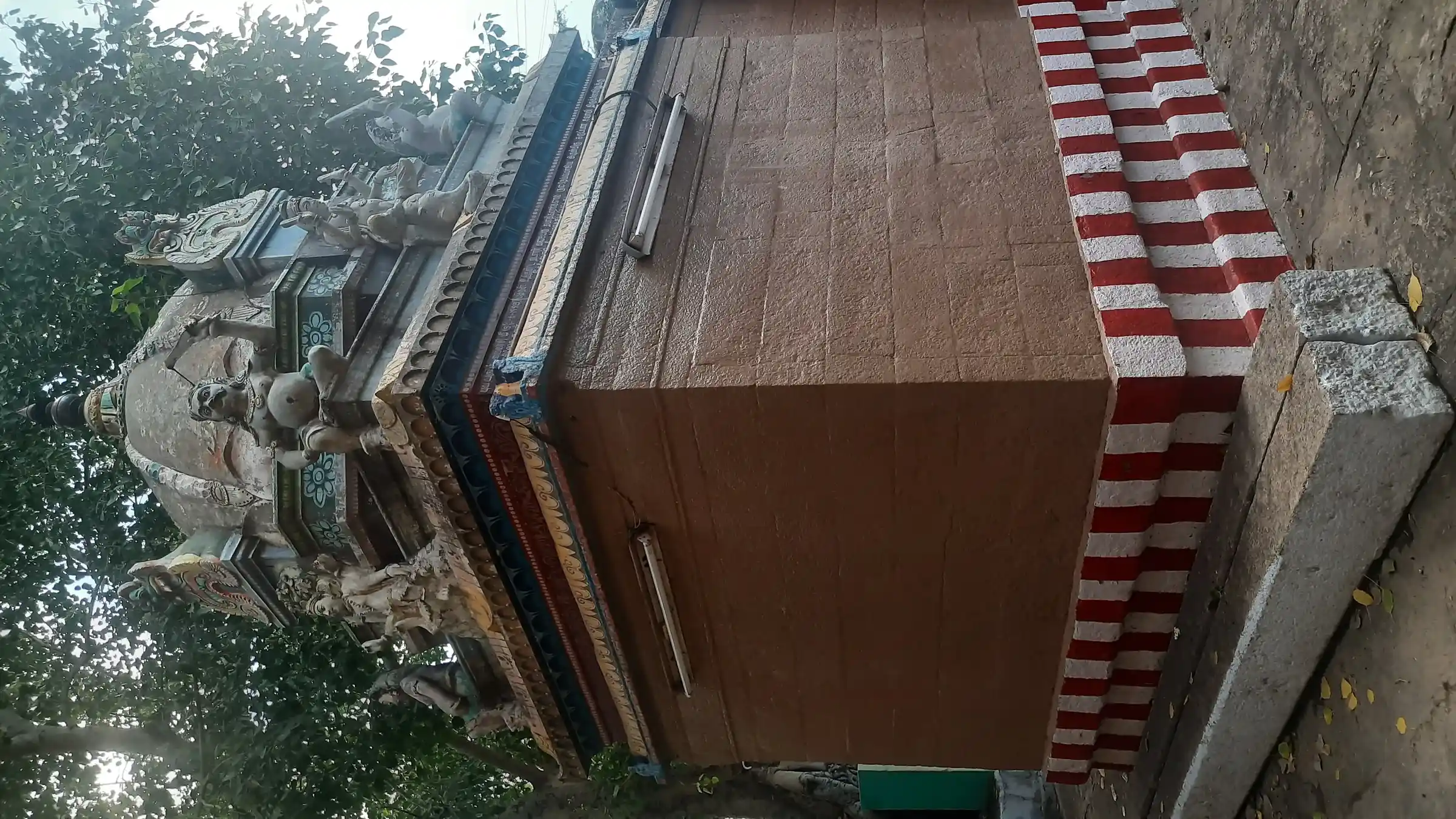 Arulmigu Karrupannasami And Gurunatha Swamy Temple, Aruppukottai - 626101 அருள்மிகு கருப்பண்ணசாமி குருநாதசாமி திருக்கோயில், Aruppukottai - 626101, Virudhunagar - Ancient Temple Architecture and History Image 2