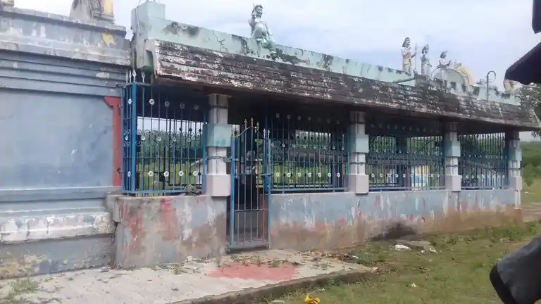 Arulmigu Karugal Karuppanasamy Kalanithalam Ayyanar Temple, Voothinipatti - 625106 அருள்மிகு கருகல் கருப்பணசுவாமி கோயில், ஊதினிபட்டி - 625106, Madurai - Ancient Temple Architecture and History Image 4