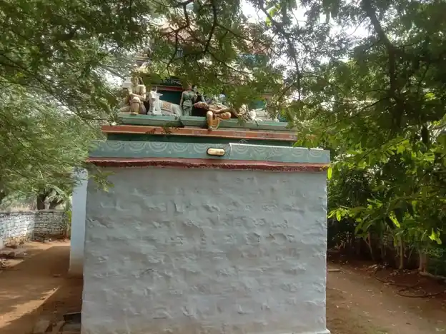 Arulmigu Karumalai Errakondaperumal Temple, Kuttam - 624711 அருள்மிகு கருமலை ஏறகொண்ட பெருமாள் திருக்கோயில், Kuttam - 624711, Dindigul - Ancient Temple Architecture and History Image 3