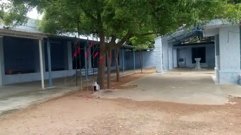 Arulmigu Karumalayan Temple, Pavalathampalayam - 638002 அருள்மிகு கருமலையான் திருக்கோயில், Pavalathampalayam - 638002, Erode - Ancient Temple Architecture and History Image 4