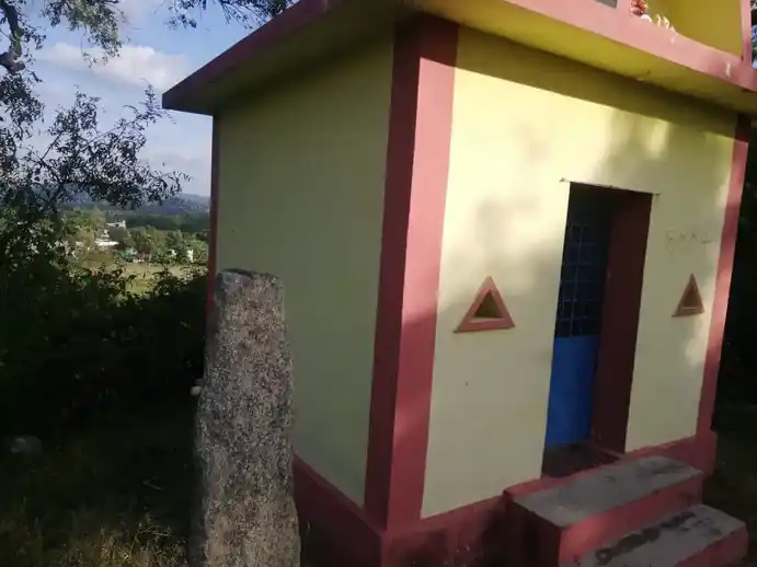 Arulmigu Karumariyamman Temple, Veerojipalli - 635115 Arulmigu Karumariyamman Temple, Veerojipalli - 635115, Krishnagiri - Ancient Temple Architecture and History Image 3