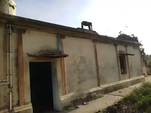 Arulmigu Karumbaeram Konda Ayyanar Temple, Pasupathi Koil - 614206 அருள்மிகு கரும்பாயிரம்கொண்ட அய்யனார் திருக்கோயில், Pasupathi Koil - 614206, Thanjavur - Ancient Temple Architecture and History Image 4