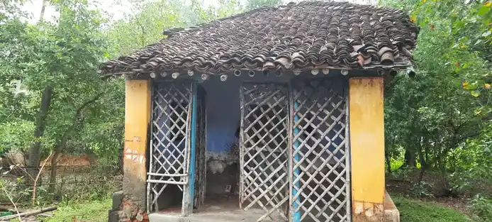 Arulmigu Karumbairamoorthy Iyyanar Temple, Karupur 19-1 - 610101 Arulmigu Karumbairamoorthy Iyyanar Temple, Karupur 19-1, Karupur 19-1 - 610101, Thiruvarur - Ancient Temple Architecture and History Image 4