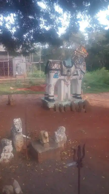 Arulmigu Karumbayiram Konda Ayyanar Temple, Senthurai - 621714 அருள்மிகு கரும்பாயிரம் திருக்கோயில், Senthurai - 621714, Ariyalur - Ancient Temple Architecture and History Image 6