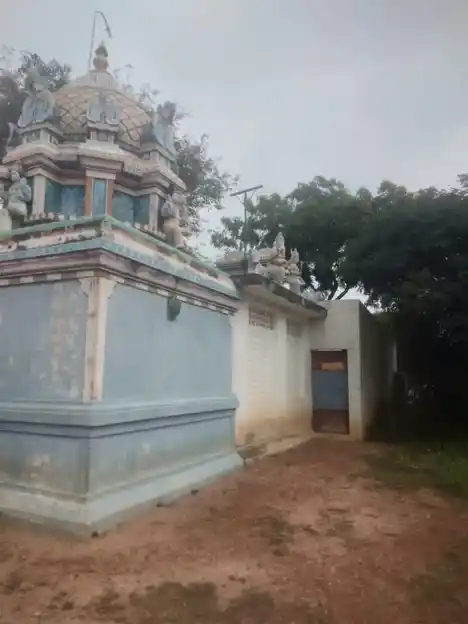 Arulmigu Karumbayiram Konda Ayyanar Temple, Srimushnam - 608702 அருள்மிகு கரும்பாயிரம் கொண்ட அய்யனார் திருக்கோயில், Srimushnam - 608702, Cuddalore - Ancient Temple Architecture and History Image 3