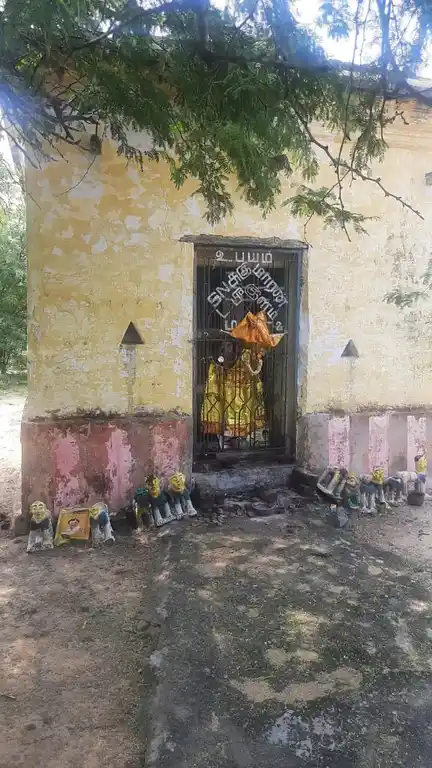 Arulmigu Karumeniyamman Temple, Kamuthi. - 623603 அருள்மிகு கருமேனியம்மன் திருக்கோயில், Kamuthi. - 623603, Ramanathapuram - Ancient Temple Architecture and History Image 4