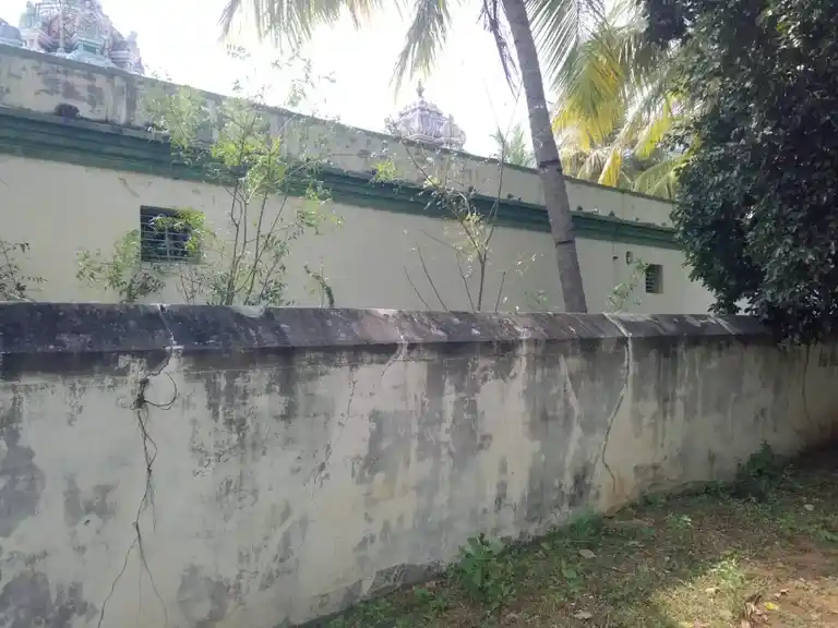 Arulmigu Karumpeeshwarar Temple, Nainarappanendal - 630211 Arulmigu Karumpeeshwarar Temple, Nainarappanendal - 630211, Sivagangai - Ancient Temple Architecture and History Image 2