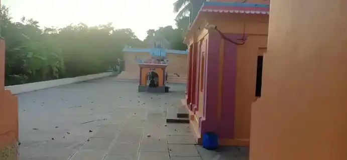 Arulmigu Karumpeswara Swamy Temple, Thirukkanoor - 613105 அருள்மிகு கரும்பேஸ்வரர்சுவாமி திருக்கோயில், Thirukkanoor - 613105, Thanjavur - Ancient Temple Architecture and History Image 2