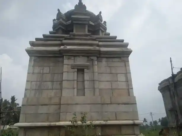 Arulmigu Karunagiri Varatharaja Perumal Temple, Ayyalur - 624801 அருள்மிகு கருணகிரி வரதராஜப்பெருமாள் திருக்கோயில், Ayyalur - 624801, Dindigul - Ancient Temple Architecture and History Image 2