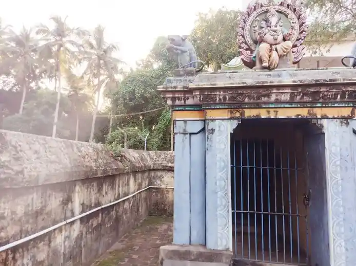 Arulmigu Karunaipureeswar Temple, Kazhukkanimuttam - 609203