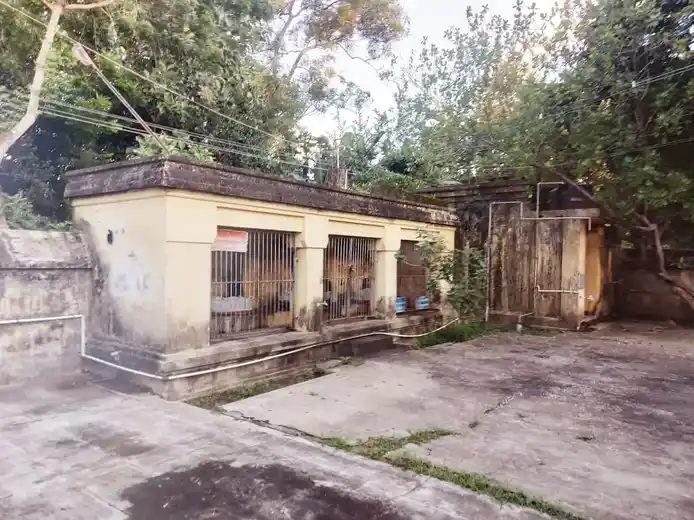 Arulmigu Karunaipureeswar Temple, Kazhukkanimuttam - 609203 அருள்மிகு கருணைபுரீஸ்வரர் திருக்கோயில், Kazhukkanimuttam - 609203, Mayiladuthurai - Ancient Temple Architecture and History Image 4