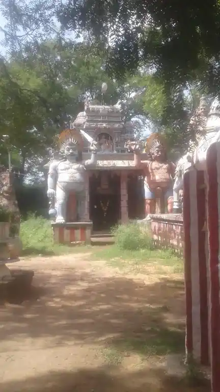 Arulmigu Karunkarudaiya Ayyanar Temple, Manamadurai - 630606 Temple