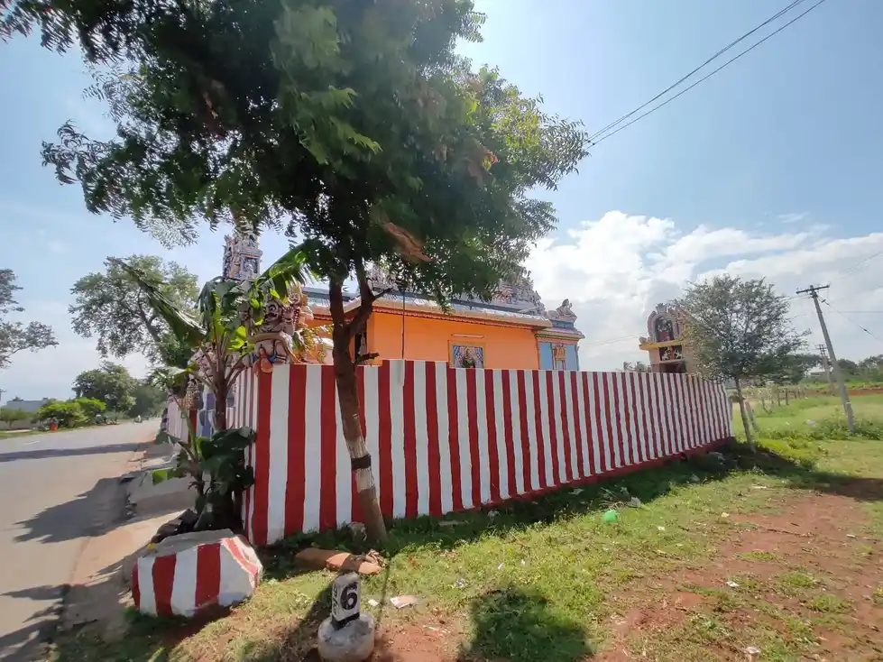 Arulmigu Karupanna Swamy Temple, Manikaranpatti - 624208 அருள்மிகு கருப்பணசாமி திருக்கோயில், Manikaranpatti - 624208, Dindigul - Ancient Temple Architecture and History Image 4