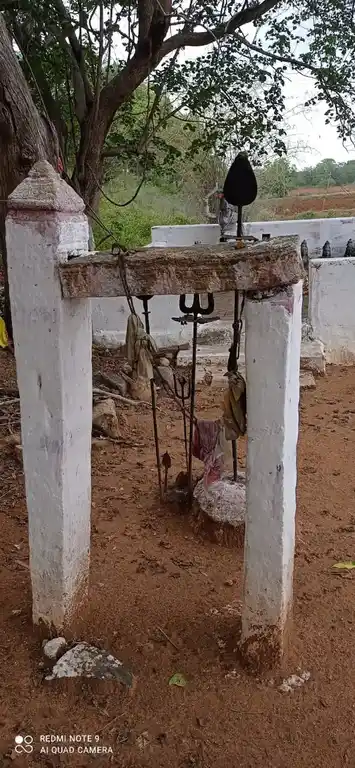 Arulmigu Karupannaswamy Kannimar Temple, Thoppampatty - 624617 அருள்மிகு கருப்பணசாமி கன்னிமார்கோயில் தொப்பம்பட்டி,பழனி வட்டம் கோயில், Thoppampatty - 624617, Dindigul - Ancient Temple Architecture and History Image 2