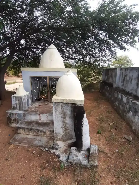 Arulmigu Karupannaswamy Temple, Kummampatti - 624301 அருள்மிகு கருப்பணசாமி கோயில், Kummampatti - 624301, Dindigul - Ancient Temple Architecture and History Image 2