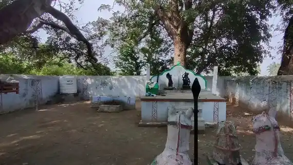 Arulmigu Karuparayarsamy Temple, Vadapothinatham - 642205