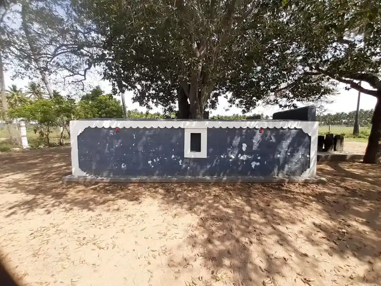 Arulmigu Karuparayaswamy Temple, Munduvelampatti - 644674 அருள்மிகு கருப்பராயர் திருக்கோயில், முண்டுவேலம்பட்டி - 644674, Tiruppur - Ancient Temple Architecture and History Image 3