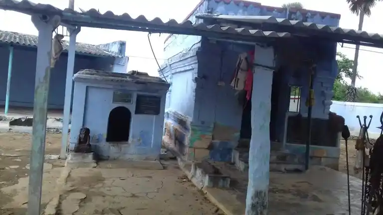 Arulmigu Karuparayaswmay Temple, Alankiyam - 644693 அருள்மிகு கருப்பராயசாமி திருக்கோயில், அலங்கியம் - 644693, Tiruppur - Ancient Temple Architecture and History Image 2