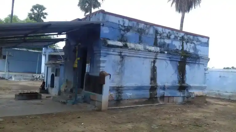 Arulmigu Karuparayaswmay Temple, Alankiyam - 644693 அருள்மிகு கருப்பராயசாமி திருக்கோயில், அலங்கியம் - 644693, Tiruppur - Ancient Temple Architecture and History Image 3