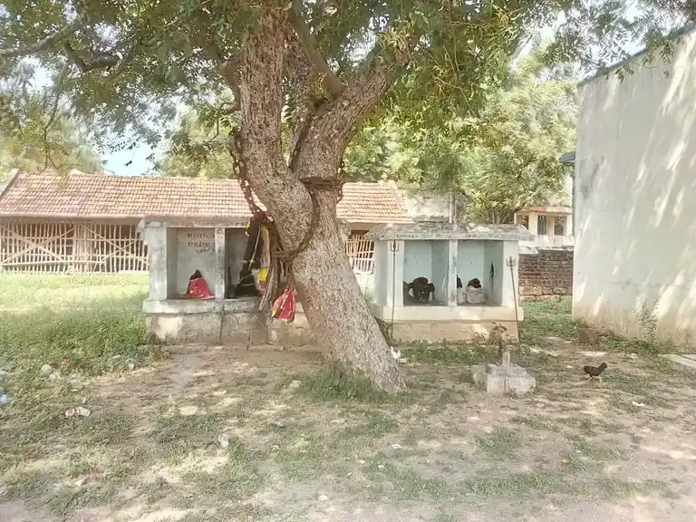 Arulmigu Karuppanar Temple, Kattupiringiyam - 621704 அருள்மிகு கருப்பணார் திருக்கோயில், காட்டுபிரிங்கியம் - 621704, Ariyalur - Ancient Temple Architecture and History Image 4