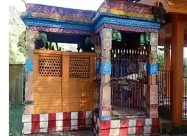 Arulmigu Karuppanasamy Temple, Alligundam - 625527 அருள்மிகு கருப்பசாமி திருக்கோயில், Alligundam - 625527, Madurai - Ancient Temple Architecture and History Image 4