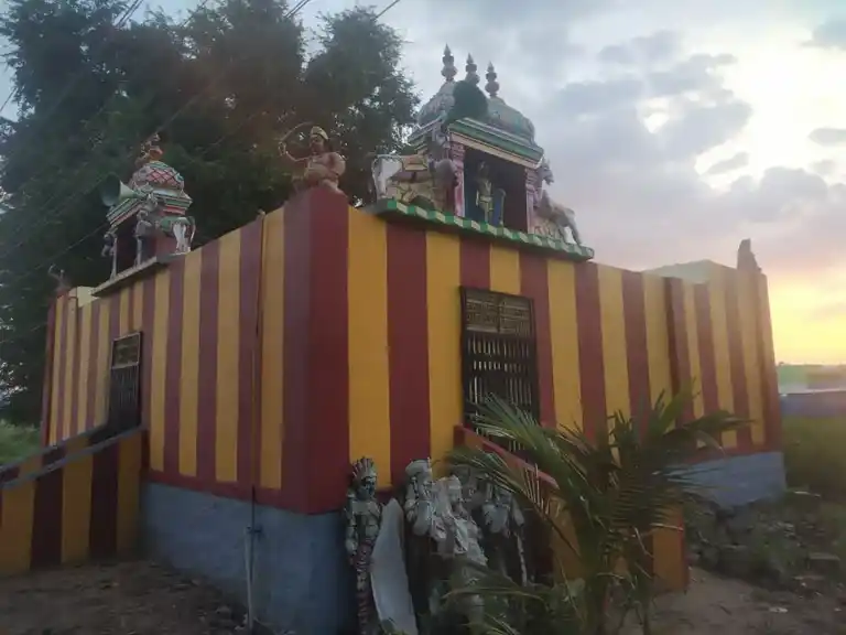 Arulmigu Karuppanasamy Temple, Athikaripatti - 625527 அருள்மிகு கருப்பணசாமி திருக்கோயில், Athikaripatti - 625527, Madurai - Ancient Temple Architecture and History Image 4