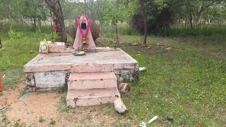 Arulmigu Karuppanasamy Temple, Kadavur - 625014 கருப்பணசாமி திருக்கோயில், Kadavur - 625014, Madurai - Ancient Temple Architecture and History Image 2