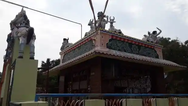 Arulmigu Karuppanasamy Temple, Paraipatty - 625014 அருள்மிகு கருப்பணசாமி திருக்கோயில், Paraipatty - 625014, Madurai - Ancient Temple Architecture and History Image 4