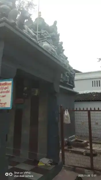 Arulmigu Karuppanasamy Temple, Paravai - 625402 அருள்மிகு கருப்பணசாமி திருக்கோயில், Paravai - 625402, Madurai - Ancient Temple Architecture and History Image 2