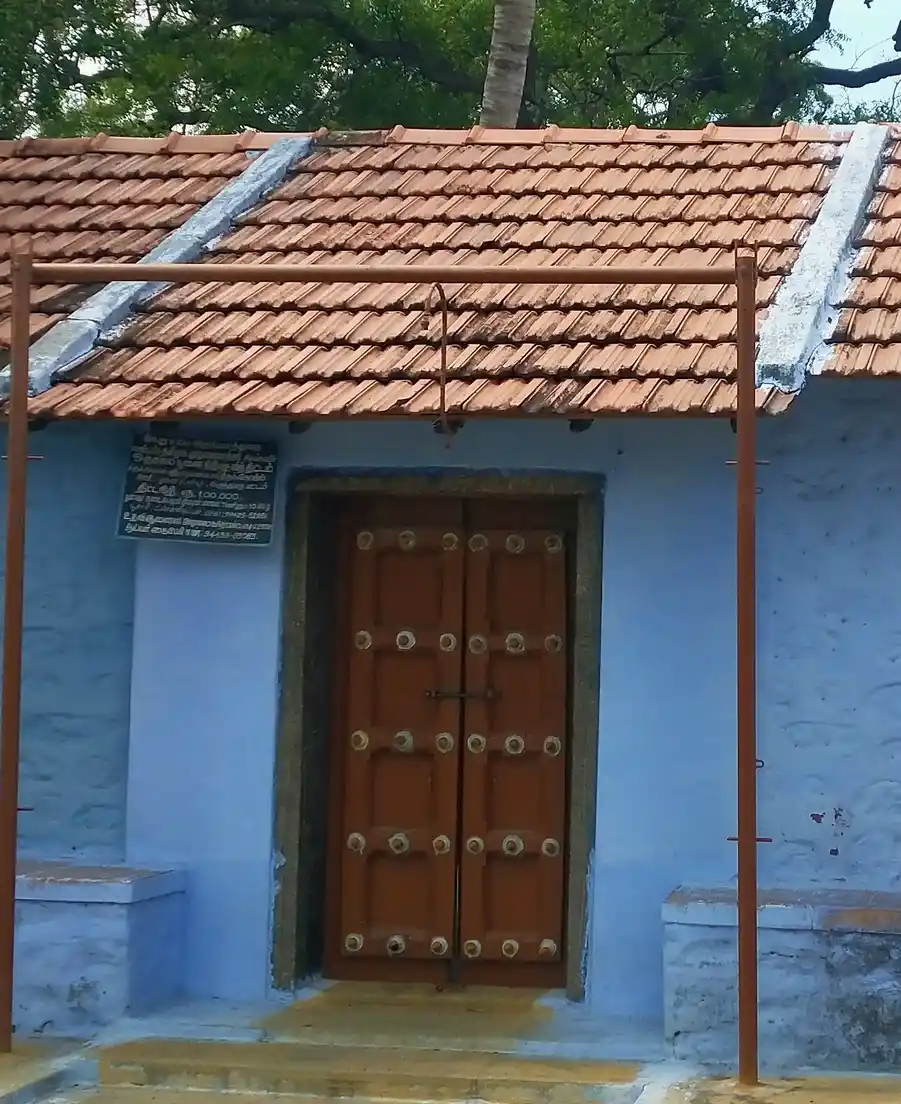 Arulmigu Karuppannasamy Temple, Mugasipidariyur - 638051 Temple