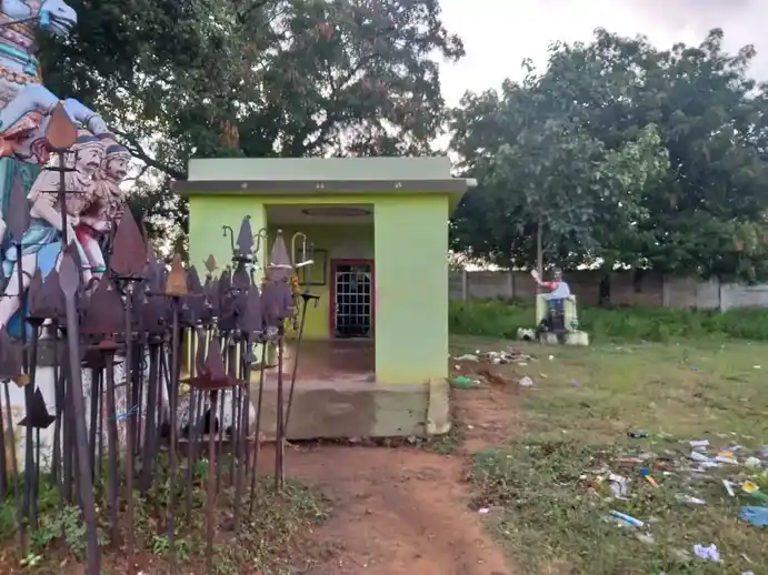 Arulmigu Karuppannaswamy Temple, Aarchampatti - 621313 அருள்மிகு கருப்பண்ணசாமி திருக்கோயில், Aarchampatti - 621313, Karur - Ancient Temple Architecture and History Image 4