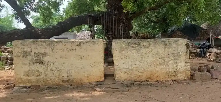 Arulmigu Karuppannaswamy Temple, Vellanour - 621705 Arulmigu Karuppannaswamy Temple, Vellanour - 621705, Thiruchirappalli - Ancient Temple Architecture and History Image 2