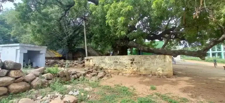 Arulmigu Karuppannaswamy Temple, Vellanour - 621705 Arulmigu Karuppannaswamy Temple, Vellanour - 621705, Thiruchirappalli - Ancient Temple Architecture and History Image 4