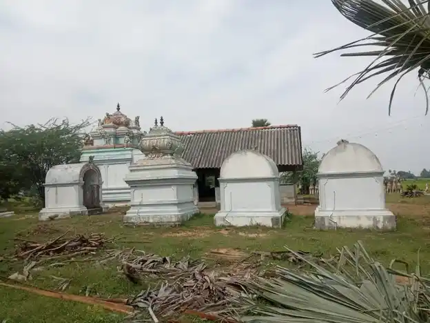 Arulmigu Karuppar Ayyanar Temple, Pazhanthamarai - 614621 அருள்மிகு கருப்பர் அய்யனார் திருக்கோயில், Pazhanthamarai - 614621, Pudukkottai - Ancient Temple Architecture and History Image 4