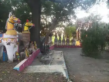 Arulmigu Karupparayan Temple, Emmampoondi - 634950 அருள்மிகு கருப்பராயன் திருக்கோயில், Emmampoondi - 634950, Erode - Ancient Temple Architecture and History Image 2