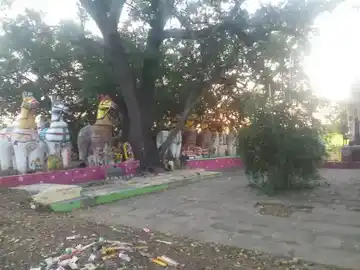 Arulmigu Karupparayan Temple, Emmampoondi - 634950 அருள்மிகு கருப்பராயன் திருக்கோயில், Emmampoondi - 634950, Erode - Ancient Temple Architecture and History Image 4