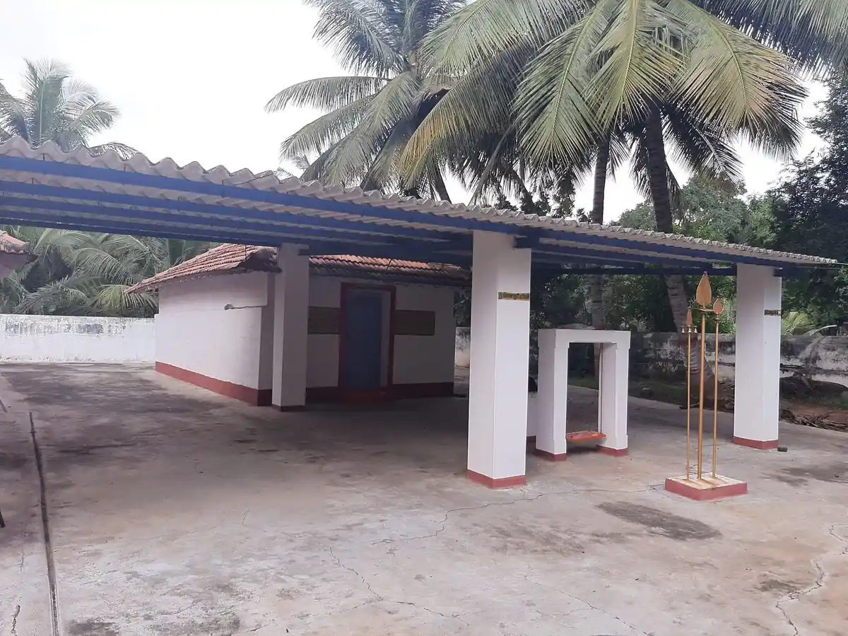 Arulmigu Karupparayan Temple, Karavazhimadhapoor - 641668 அருள்மிகு கருப்புராயன் திருக்கோயில், Karavazhimadhapoor - 641668, Coimbatore - Ancient Temple Architecture and History Image 7