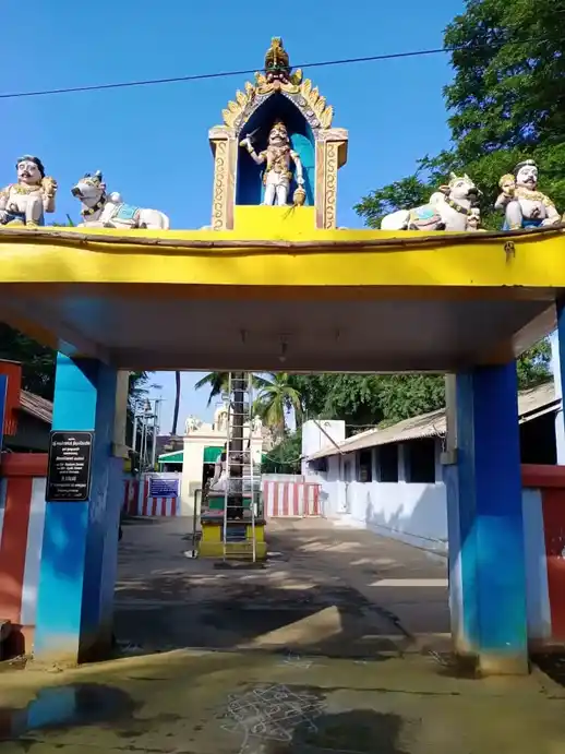 Arulmigu Karupparayan Temple, Thilagar Street, Velandipalayam - 641025 அருள்மிகு கருப்பராயன் திருக்கோயில், திலகர் ஸ்ட்ரீட், Velandipalayam - 641025, Coimbatore - Ancient Temple Architecture and History Image 2