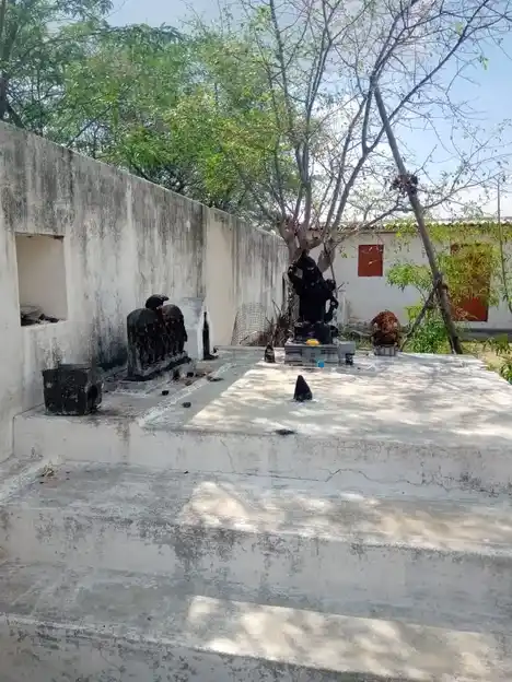 Arulmigu Karupparayanthottiamman Temple, Sarkarperiyapalayam - 638812 அருள்மிகு கருப்பராயன், தொட்டியம்மன் திருக்கோயில், Sarkarperiyapalayam - 638812, Tiruppur - Ancient Temple Architecture and History Image 6