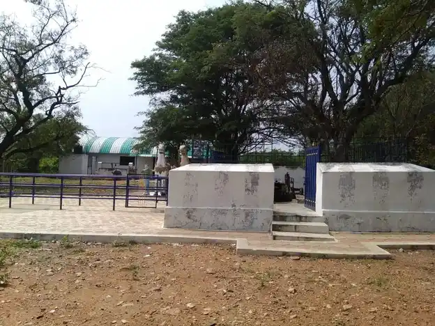 Arulmigu Karupparayar Kannimar, Ikkaraithathappali - 638451 அருள்மிகு கருப்பராயர்-கன்னிமார் திருக்கோயில், Ikkaraithathappali - 638451, Erode - Ancient Temple Architecture and History Image 3