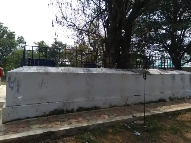 Arulmigu Karupparayar Kannimar, Ikkaraithathappali - 638451 அருள்மிகு கருப்பராயர்-கன்னிமார் திருக்கோயில், Ikkaraithathappali - 638451, Erode - Ancient Temple Architecture and History Image 4