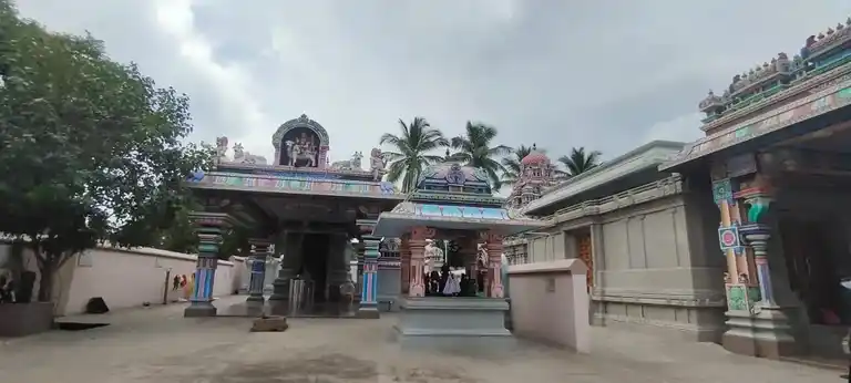 Arulmigu Karupparayar Mariamman Temple, Vadavalli, Coimbatore - 641041 அருள்மிகு கருப்பராயன் மற்றும் மாரியம்மன் திருக்கோயில், வடவள்ளி, கோவை - 641041, Coimbatore - Ancient Temple Architecture and History Image 3