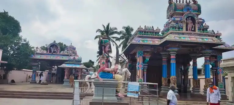 Arulmigu Karupparayar Mariamman Temple, Vadavalli, Coimbatore - 641041 அருள்மிகு கருப்பராயன் மற்றும் மாரியம்மன் திருக்கோயில், வடவள்ளி, கோவை - 641041, Coimbatore - Ancient Temple Architecture and History Image 5