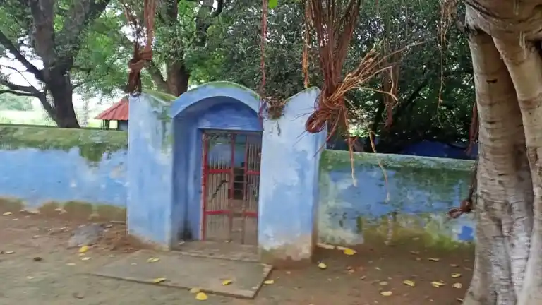 Arulmigu Karupparayar Temple, Emmegoundanpalayam - 642120