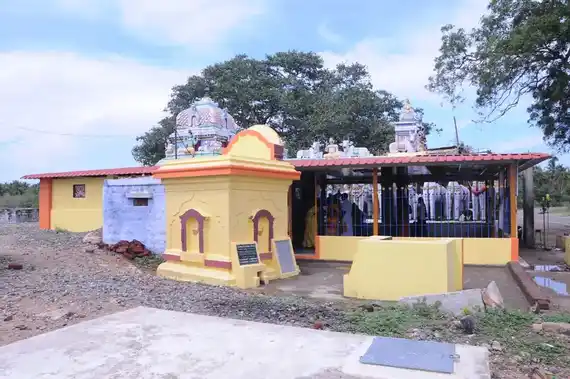 Arulmigu Karupparayaswamy Temple, Ganapathipalayam - 642126 அருள்மிகு கருப்பராயசுவாமி திருக்கோயில், Ganapathipalayam - 642126, Tiruppur - Ancient Temple Architecture and History Image 2