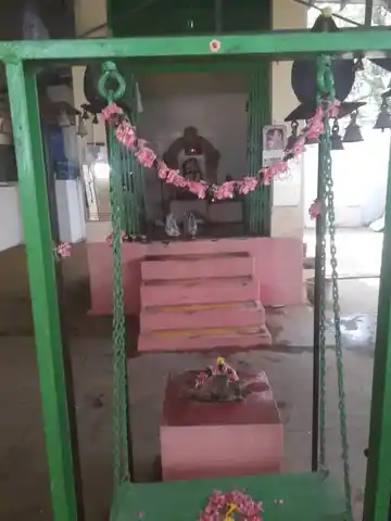 Arulmigu Karupparayaswamy Temple, Madapoor - 641664 அருள்மிகு கருப்பராயசுவாமி திருக்கோயில், Madapoor - 641664, Tiruppur - Ancient Temple Architecture and History Image 2