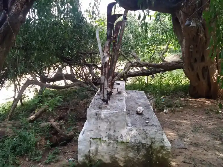 Arulmigu Karuppasamy Kannimar Temple, Chokkampatti - 625103 அருள்மிகு கருப்பசாமி, கன்னிமார் கோயில், சொக்கம்பட்டி - 625103, Madurai - Ancient Temple Architecture and History Image 2