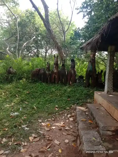 Arulmigu Karupudai Ayyanaar Temple, Mulaiyur - 624401 அருள்மிகு கருப்புடை அய்யனார் கோயில், Mulaiyur - 624401, Dindigul - Ancient Temple Architecture and History Image 5