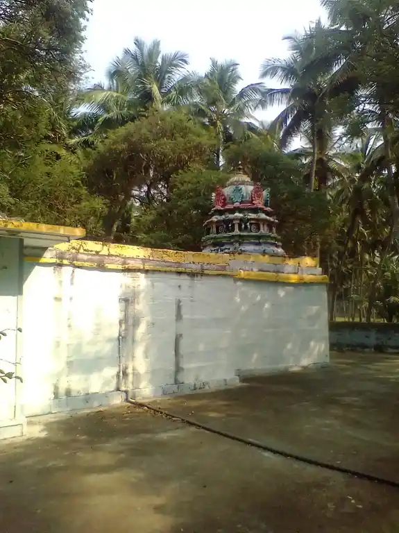 Arulmigu Karupurayar Temple, Thenkumarapalayam - 642134 அருள்மிகு கருப்புராயர் திருக்கோயில், தென்குமரபலயம் - 642134, Coimbatore - Ancient Temple Architecture and History Image 4